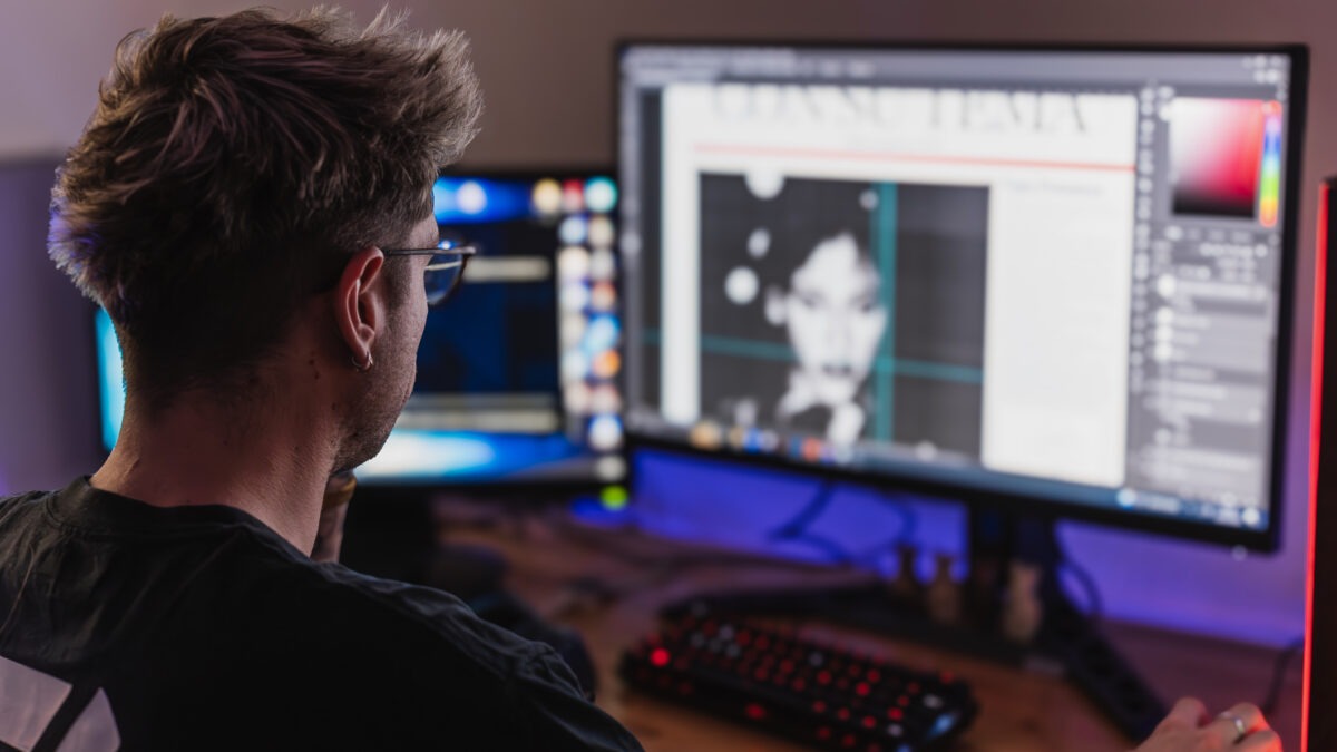 How Many Graphic Designers Are There in The World