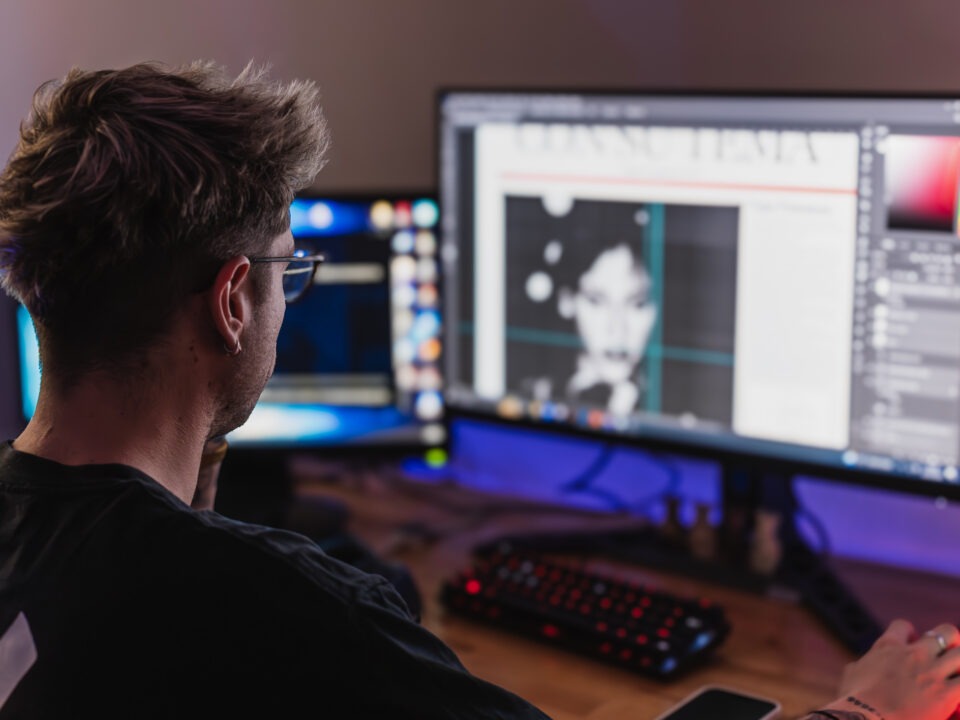 How Many Graphic Designers Are There in The World